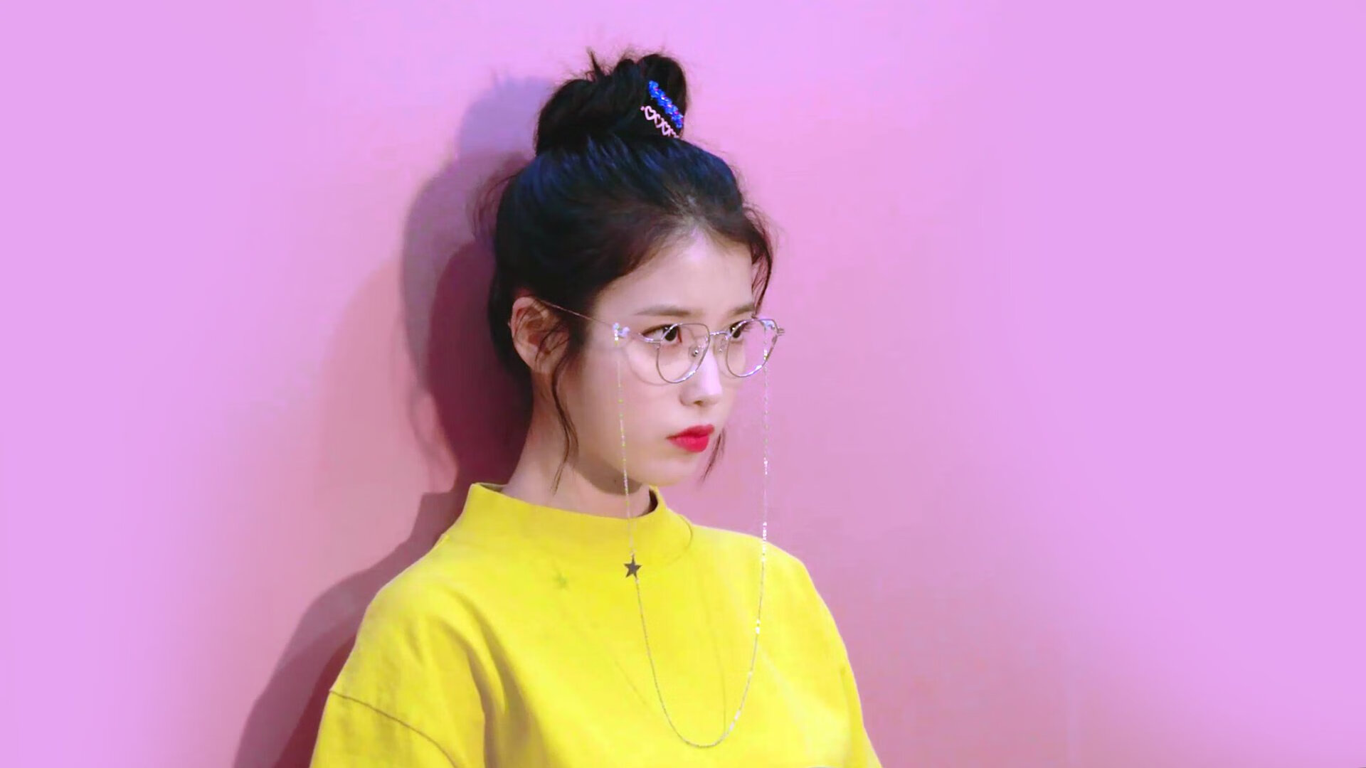 多特蒙德中场调度流畅形成压倒性控球,多特蒙德中场球员